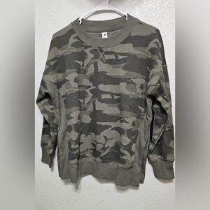 90 Degree by Reflex Women's Active Pullover Top Side Slits Sz Small Camo New
